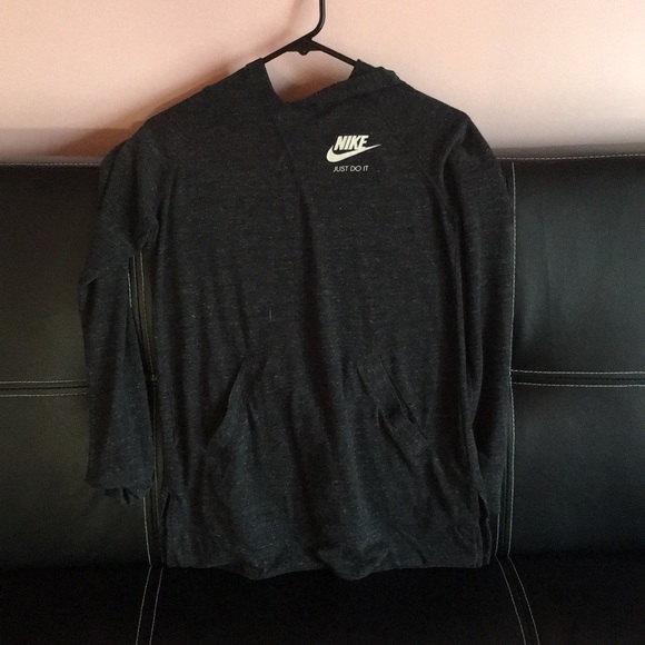Nike Tops - Nike Sweatshirt Nike Tops - Nike Sweatshirt